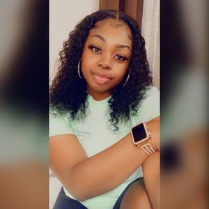 Meet your Posher, Desiree